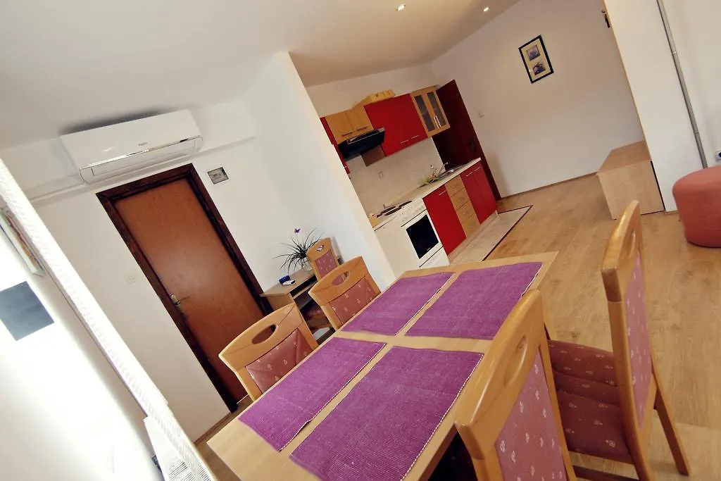 Apartment House Lalita Fužine Affittacamere